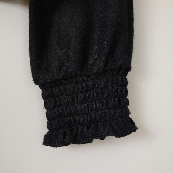 GAP Softspun Long Sleeve Top with Smocked Cuffs Size XS Black - Picture 9 of 11